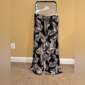 WHBM The Wide Leg Palm Leaf Print Pants